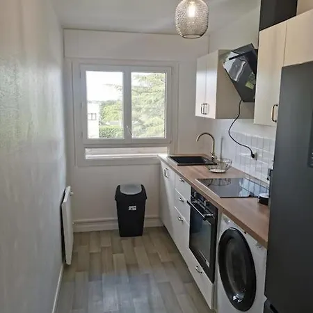 Apartment F3 Compose De 2 Grands Lits Et 1 Grand Canape Lit *