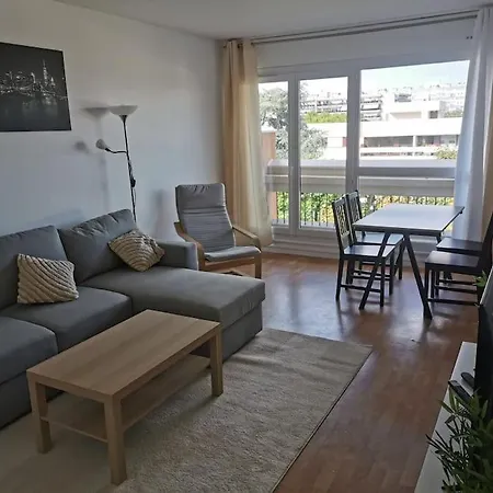 F3 Compose De 2 Grands Lits Et 1 Grand Canape Lit Apartment Courcouronnes