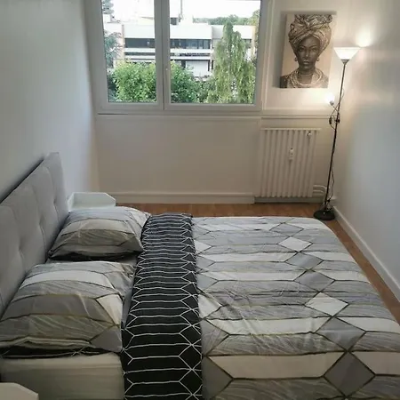 Διαμέρισμα F3 Compose De 2 Grands Lits Et 1 Grand Canape Lit *